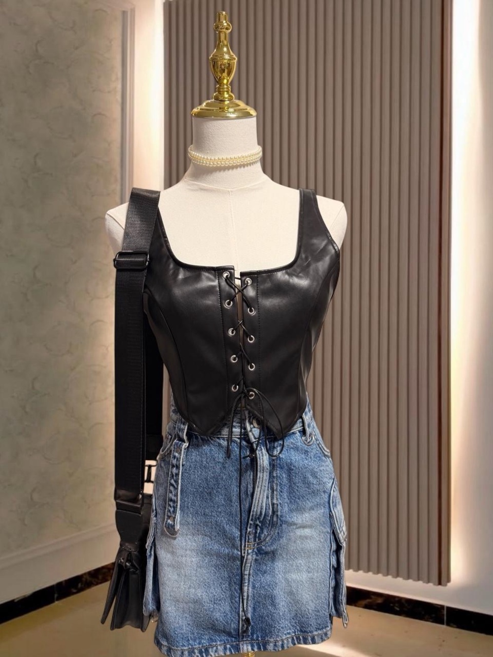 Black Lace-Up Faux Leather Corset Tank Top🖤